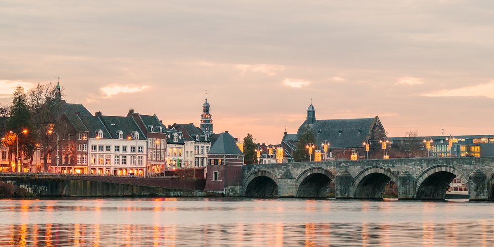 dutch-city-maastricht-sunset-view-sint-servatius-bridge-things-to-do-in-maastricht