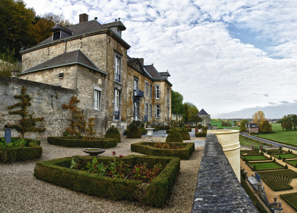 outdoor-shot-of-chateau-neercanne-in-maastricht-castle