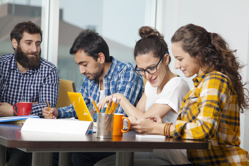 team-of-people-learning-dutch-during-dutch-brainwash-course